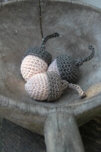 jerk, crochet, old wooden shovel, crochet acorns, flea market, crochet, crochet, crochet, crochet, crochet